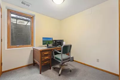 2001 Henry Street N, North Saint Paul, MN 55109 - Photo 27