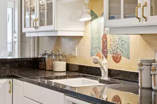 1201 Yale Pl, Minneapolis, MN 55403 - Photo 17