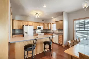 2755 Faulkner Dr, Chaska, MN 55318 - Photo 11