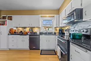 8400 27th Pl N, New Hope, MN 55427 - Photo 15