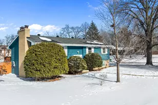 8400 27th Pl N, New Hope, MN 55427 - Photo 3