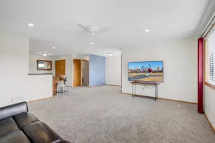 9900 55th Ave N, Plymouth, MN 55442 - Photo 11