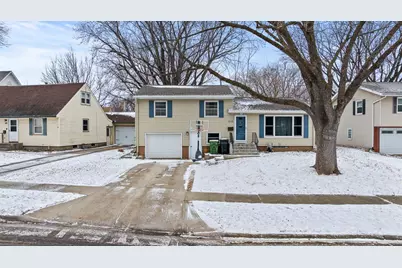 215 N Hill Street, Marshall, MN 56258 - Photo 1