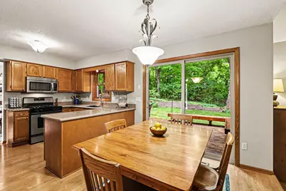 2714 Shadow Wood Court, Chaska, MN 55318 - Photo 5