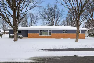 756 Maple St NE, Hutchinson, MN 55350 - Photo 3