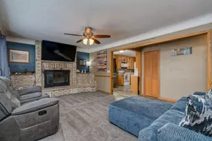 57821 300th St, Winthrop, MN 55396 - Photo 5