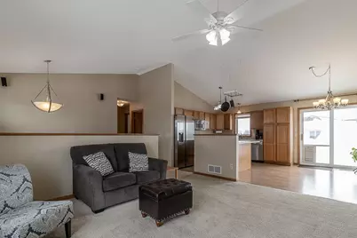 612 Saint Andrews Drive, Mankato, MN 56001 - Photo 9