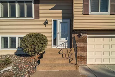 10326 Balsam Lane, Eden Prairie, MN 55347 - Photo 3