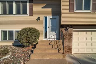 10326 Balsam Ln, Eden Prairie, MN 55347 - Photo 3