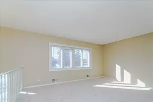 10326 Balsam Ln, Eden Prairie, MN 55347 - Photo 7