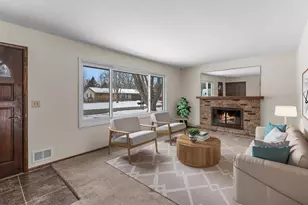 5538 Saint Stephens St, Mounds View, MN 55112 - Photo 7