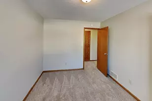 8009 Delano Way, Inver Grove Heights, MN 55076 - Photo 15