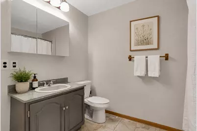 8635 Oakland Avenue S, Bloomington, MN 55420 - Photo 15