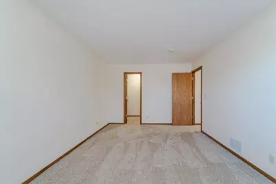 10390 Juniper Lane, Eden Prairie, MN 55347 - Photo 21