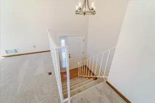 10390 Juniper Ln, Eden Prairie, MN 55347 - Photo 7