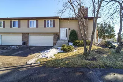 10390 Juniper Lane, Eden Prairie, MN 55347 - Photo 5