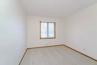 10390 Juniper Lane, Eden Prairie, MN 55347 - Photo 17