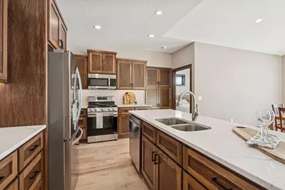 719 Margaret Lane NE, Isanti, MN 55040 - Photo 7