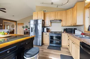 31487 Malbay Rd, Cohasset, MN 55721 - Photo 9