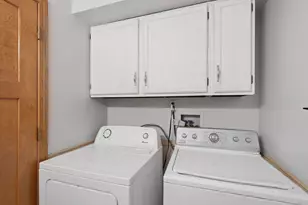 695 E Burnsville Pkwy, Burnsville, MN 55337 - Photo 17