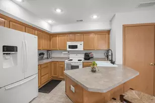 817 Bradbury Cir, Jordan, MN 55352 - Photo 9