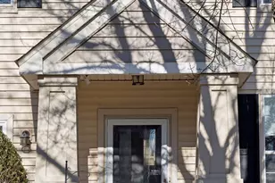 885 Braunworth Ct, Chaska, MN 55318 - Photo 3