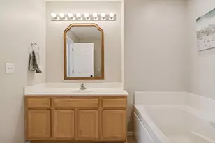 885 Braunworth Ct, Chaska, MN 55318 - Photo 21