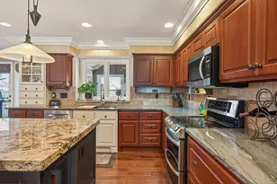 11804 Waterford Rd, Eden Prairie, MN 55347 - Photo 13