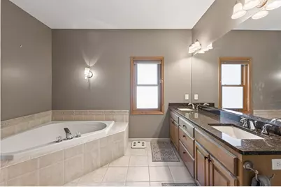 528 Wildflower, Burnsville, MN 55306 - Photo 17