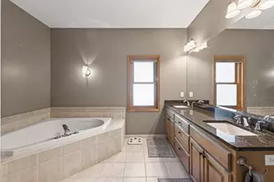 528 Wildflower, Burnsville, MN 55306 - Photo 17