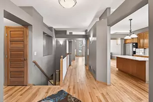 528 Wildflower, Burnsville, MN 55306 - Photo 5