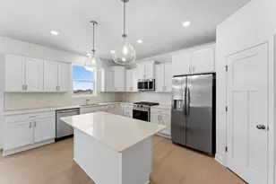 20326 Gadget Cir, Lakeville, MN 55044 - Photo 9