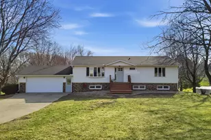 34782 Knollcrest, Waseca, MN 56093 - Photo 1