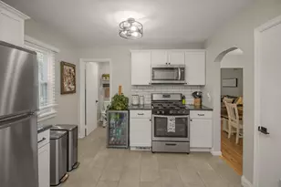 1055 Englewood Ave, Saint Paul, MN 55104 - Photo 11