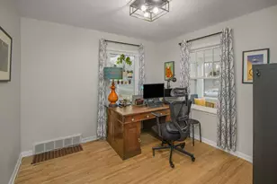 1055 Englewood Ave, Saint Paul, MN 55104 - Photo 13