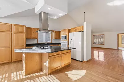 6604 Chadwick Drive, Savage, MN 55378 - Photo 7