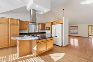 6604 Chadwick Dr, Savage, MN 55378 - Photo 7