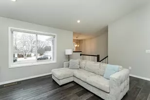 310 Sunnydale Ln SE, Rochester, MN 55904 - Photo 5