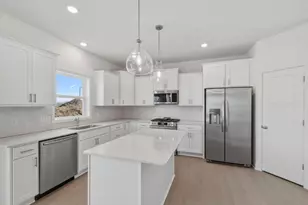 4610 Buckingham Dr NW, Rochester, MN 55901 - Photo 3