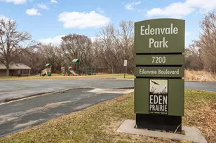 7373 Moonlight Ln, Eden Prairie, MN 55346 - Photo 33