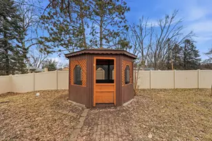 1943 Oak Knoll Dr, White Bear Lake, MN 55110 - Photo 39