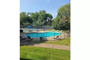 10441 Greenbrier Rd, Minnetonka, MN 55305 - Photo 19