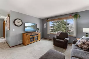 10669 Lincoln St NE, Blaine, MN 55434 - Photo 11