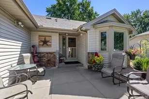 10669 Lincoln St NE, Blaine, MN 55434 - Photo 3