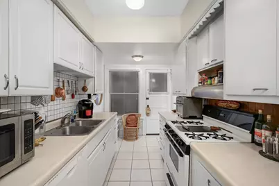 2121 Penn Avenue S, Minneapolis, MN 55405 - Photo 9