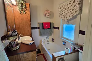 320 2nd St SW, Pipestone, MN 56164 - Photo 9