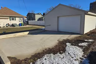 320 2nd St SW, Pipestone, MN 56164 - Photo 13