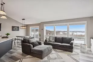 932 Farmers Rdg Trl, Belle Plaine, MN 56011 - Photo 5