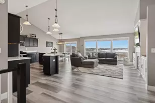 932 Farmers Rdg Trl, Belle Plaine, MN 56011 - Photo 3