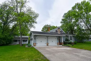 639 N 4th St, Warren, MN 56762 - Photo 3